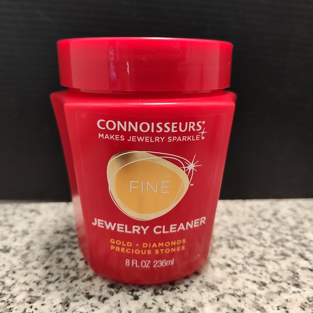 Vibrant Red Jewelry Cleaner with Wide-Mouth Design